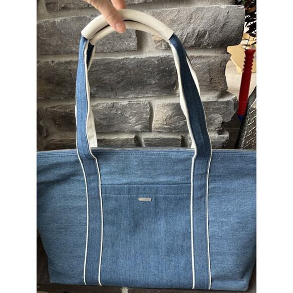 Draper James Chambray Savannah Large Duffle Bag blue white Coastal Resort Travel - Picture 2 of 16